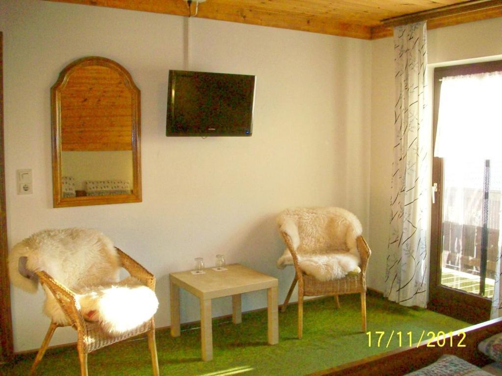 ツヴィーゼル Zum Fliegenden Hollanderゲストハウス 部屋 写真