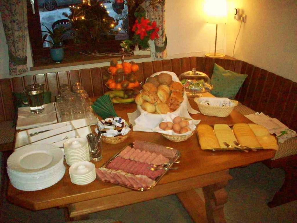 ツヴィーゼル Zum Fliegenden Hollanderゲストハウス 部屋 写真