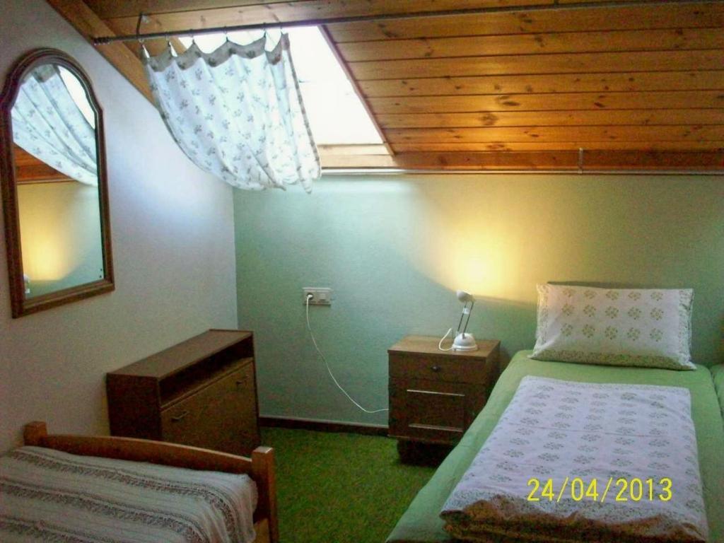ツヴィーゼル Zum Fliegenden Hollanderゲストハウス 部屋 写真