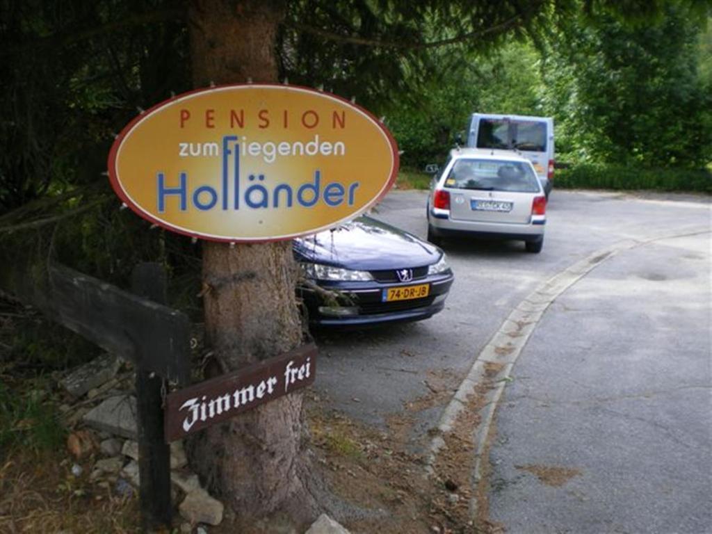 ツヴィーゼル Zum Fliegenden Hollanderゲストハウス エクステリア 写真